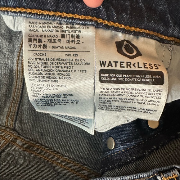 Levi’s Medium Wash Wedgie Button Fly RawHem 99%Cotton Women’s Jeans NWT Size 20W - Picture 9 of 16